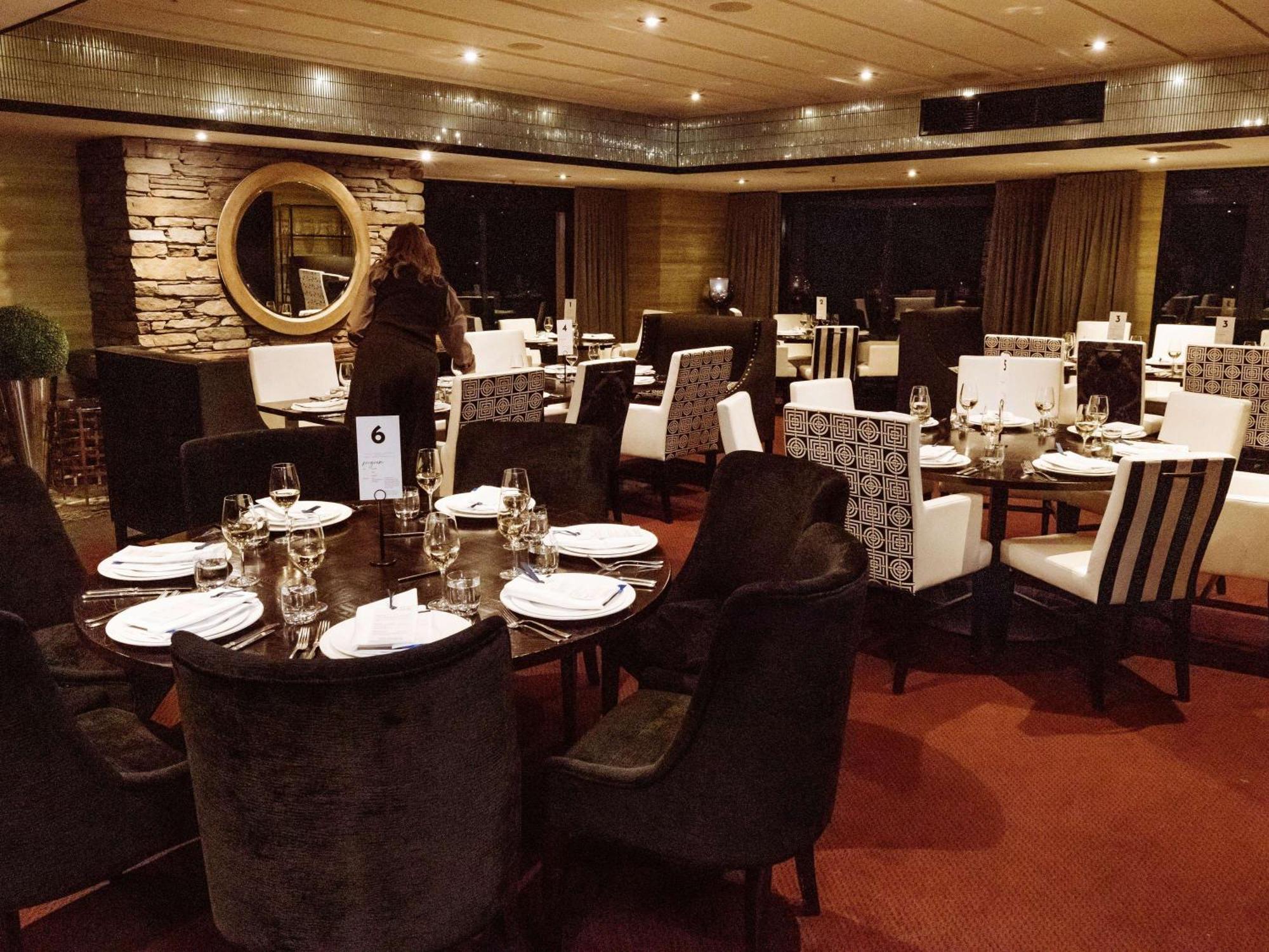 Hotel St Moritz Queenstown - Mgallery By Sofitel Екстериор снимка The interior of the restaurant