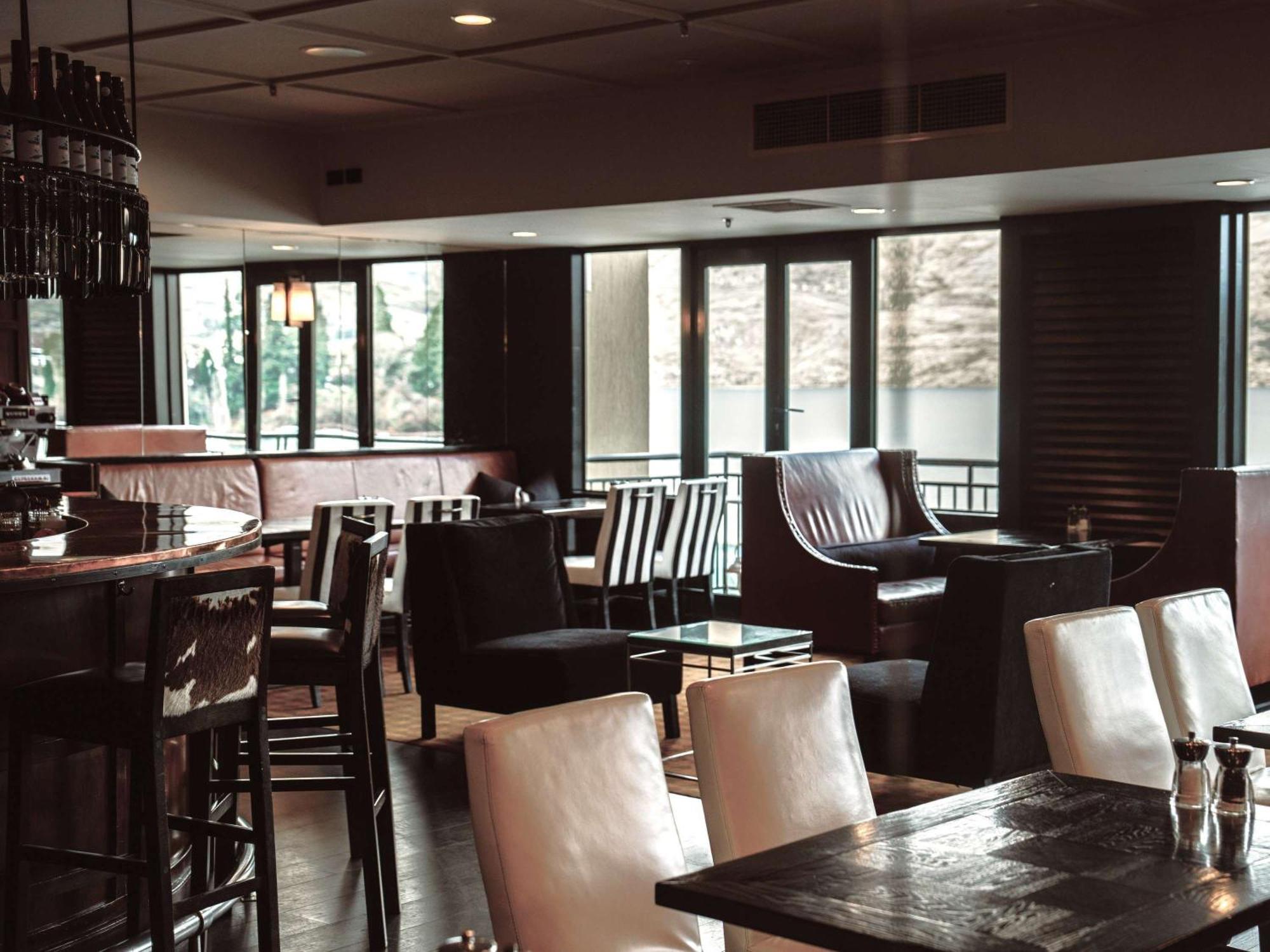 Hotel St Moritz Queenstown - Mgallery By Sofitel Екстериор снимка Interior of the restaurant