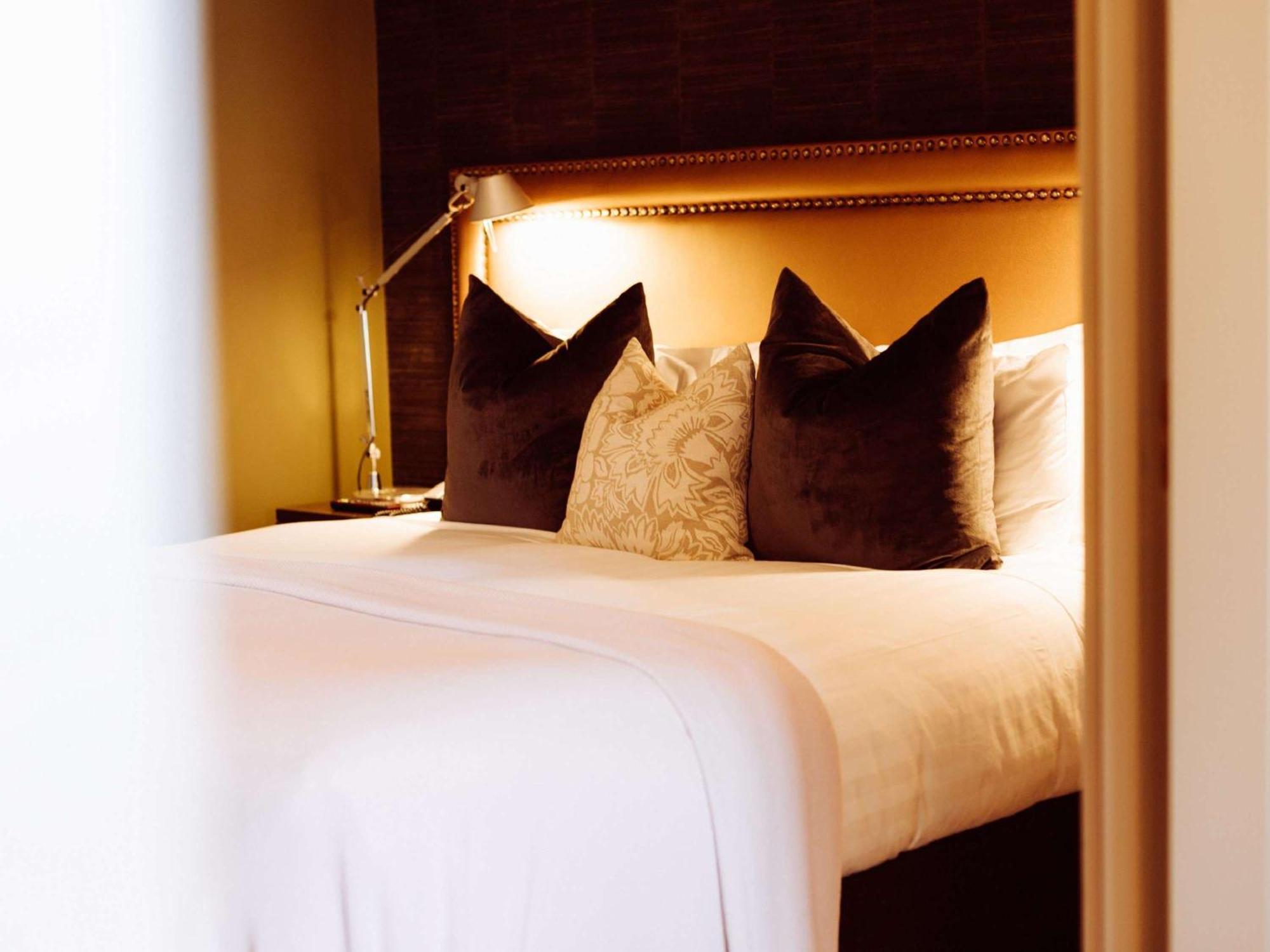 Hotel St Moritz Queenstown - Mgallery By Sofitel Екстериор снимка A bedroom at the hotel