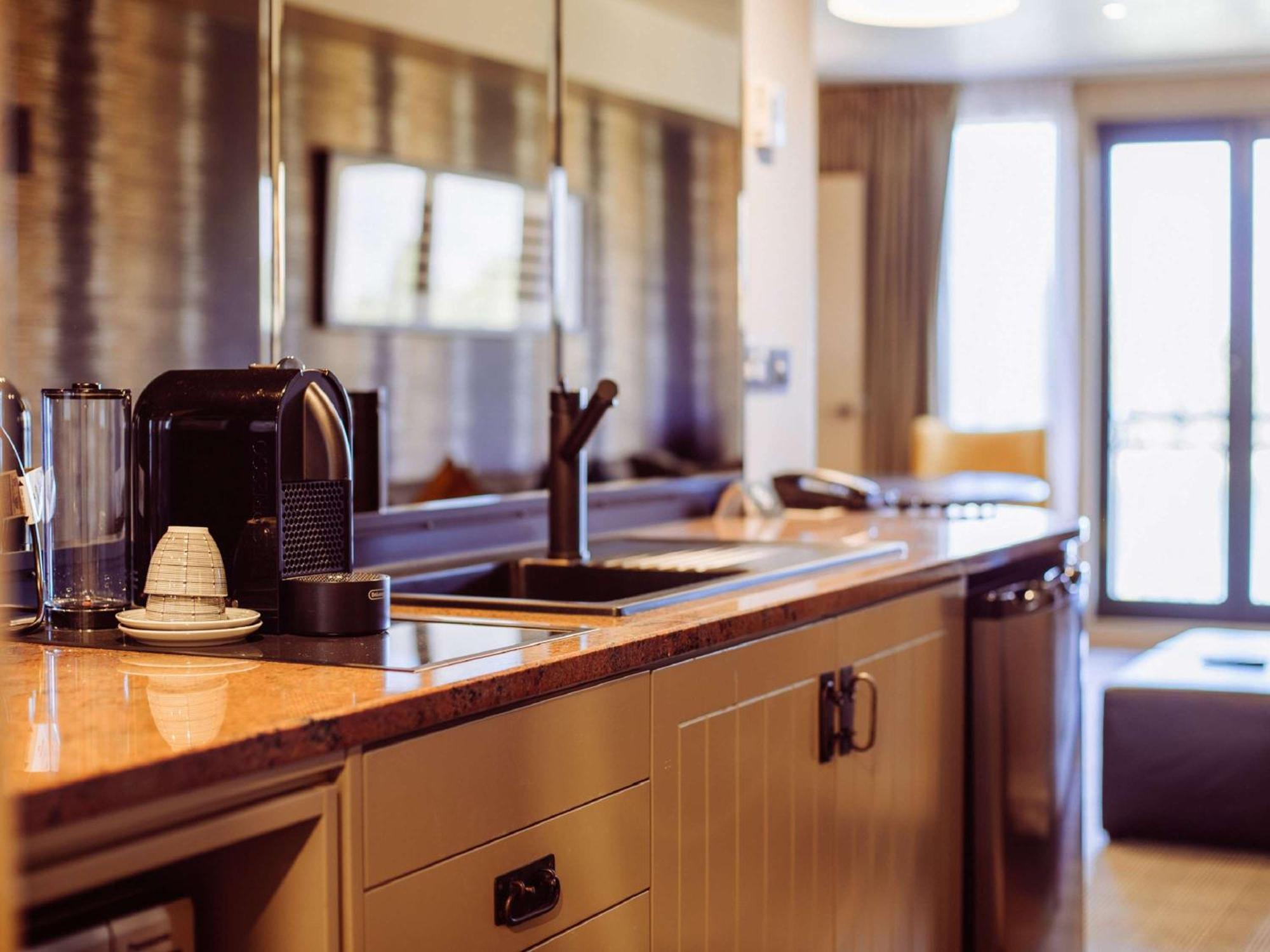 Hotel St Moritz Queenstown - Mgallery By Sofitel Екстериор снимка A Nespresso machine in a hotel room