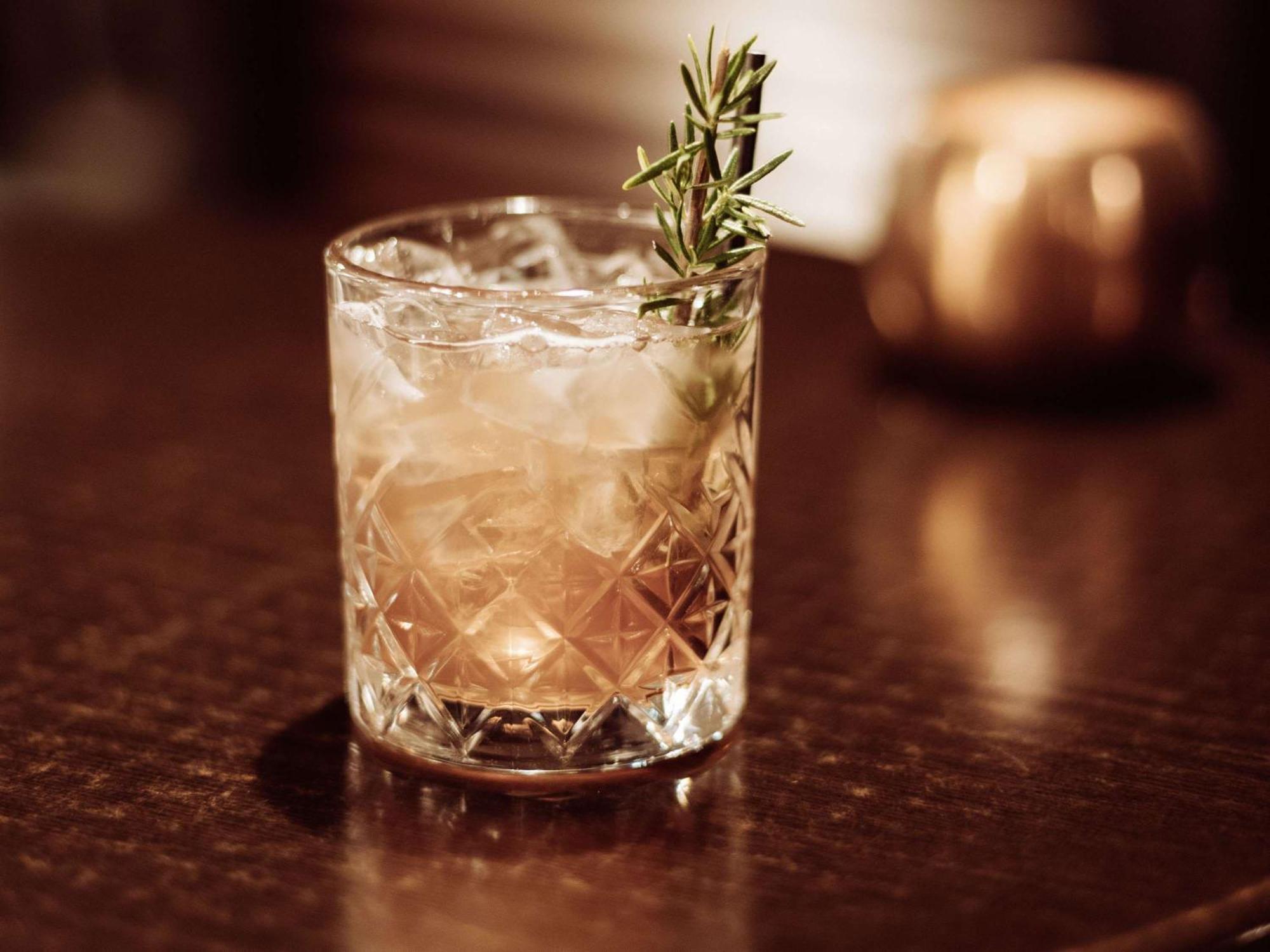 Hotel St Moritz Queenstown - Mgallery By Sofitel Екстериор снимка A glass of Old Fashioned